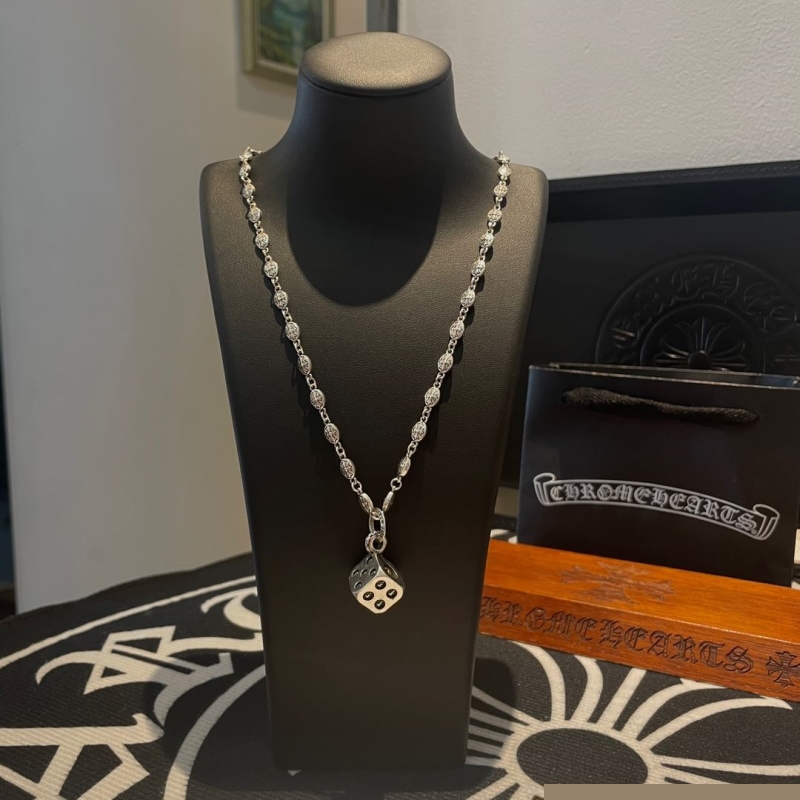 Ch**me He**ts necklaces
